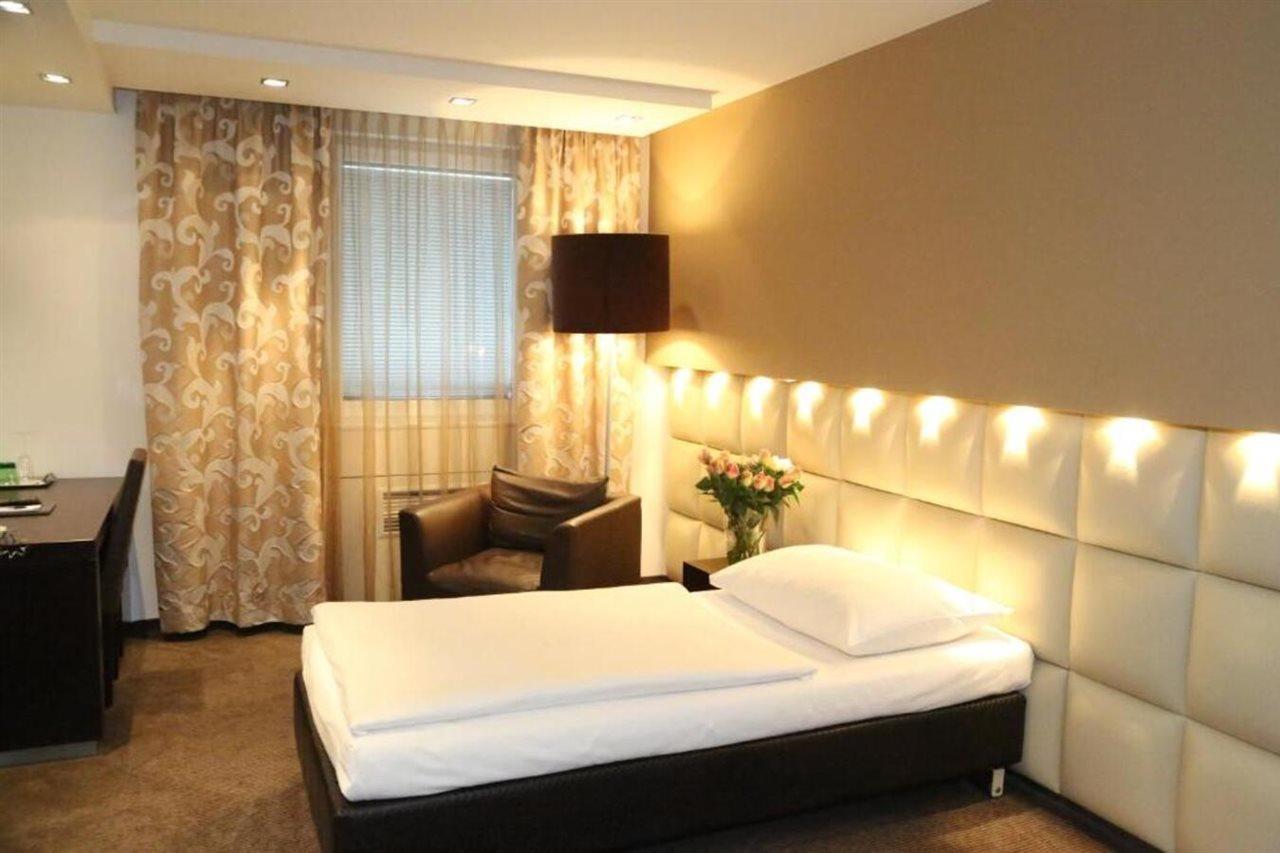 Prielmayerhof Hotel Linz Bagian luar foto