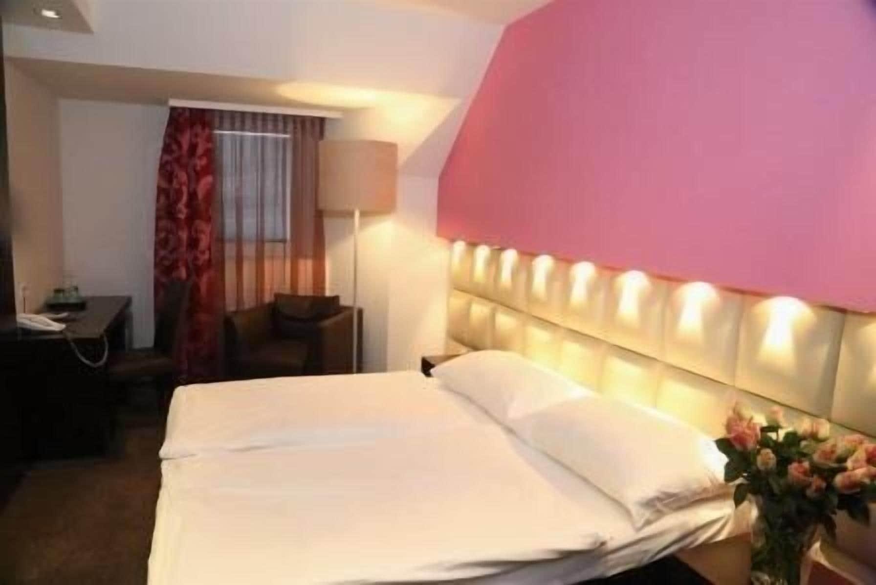 Prielmayerhof Hotel Linz Bagian luar foto