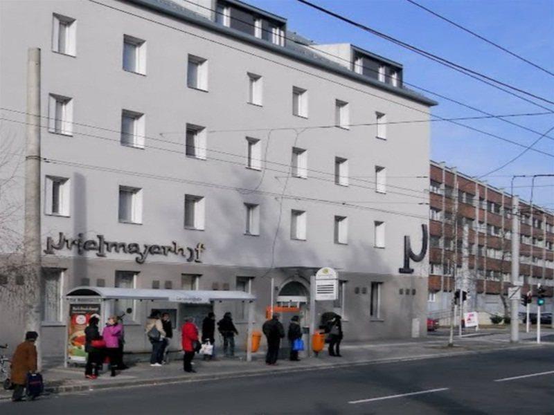 Prielmayerhof Hotel Linz Bagian luar foto