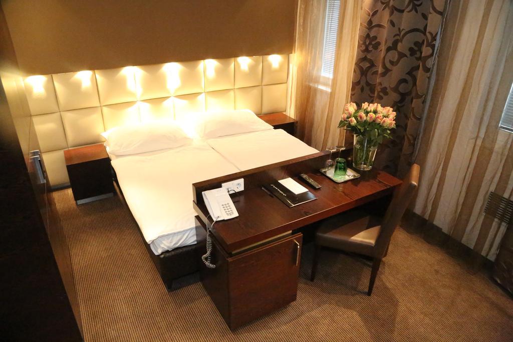 Prielmayerhof Hotel Linz Bagian luar foto