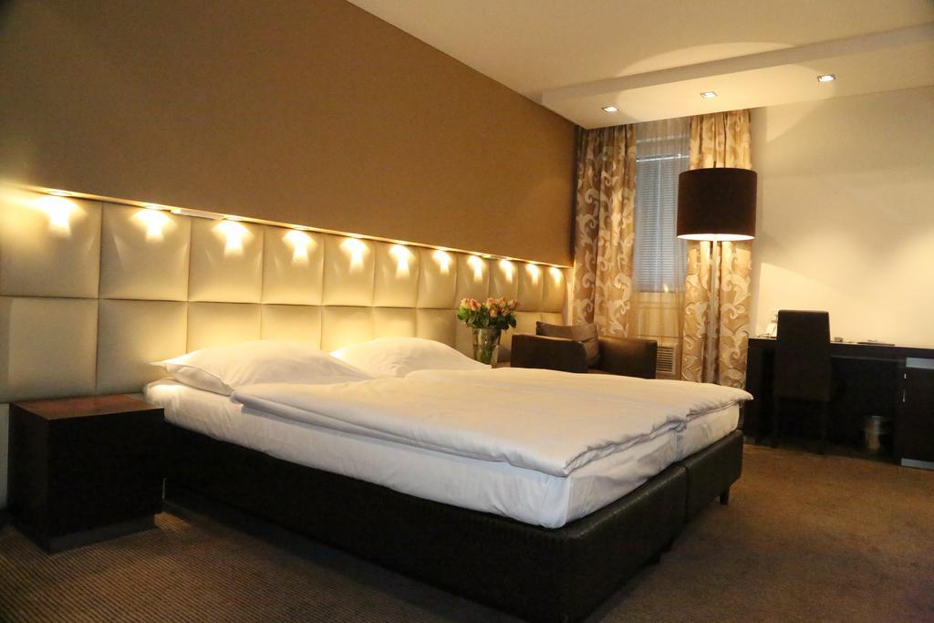 Prielmayerhof Hotel Linz Bagian luar foto