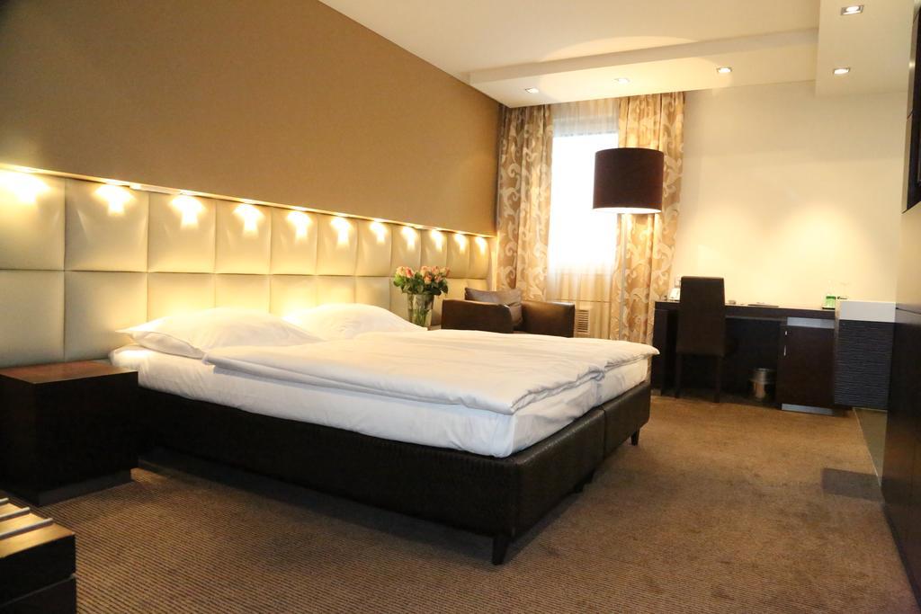 Prielmayerhof Hotel Linz Bagian luar foto