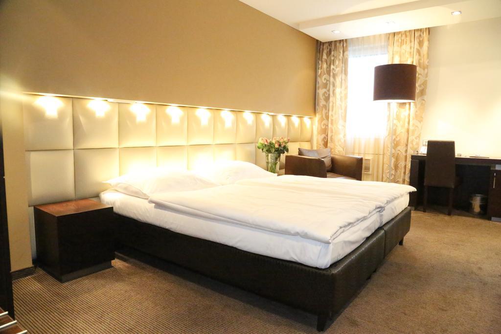 Prielmayerhof Hotel Linz Bagian luar foto